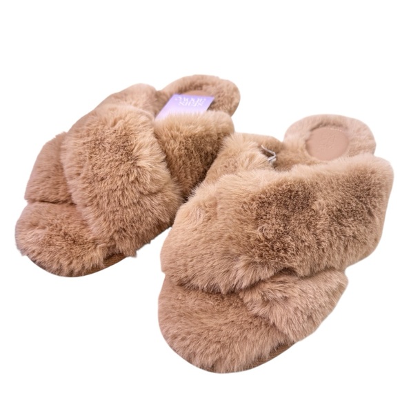STARS ABOVE NWT Fuzzy Faux Fur Slippers in Tan Size 9/10 - Picture 2 of 8